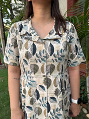 Beige leaf collar dress