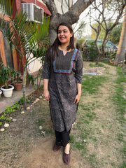 Black geometric Kurta with yoke