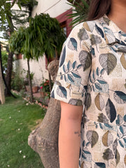 Beige leaf collar dress