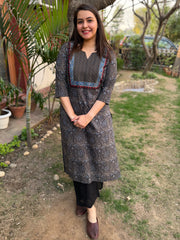 Black geometric Kurta with yoke
