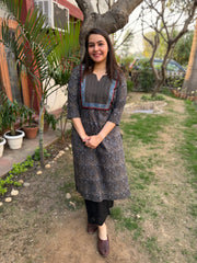 Black geometric Kurta with yoke