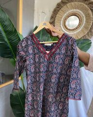Black Ambi geometric lace kurta