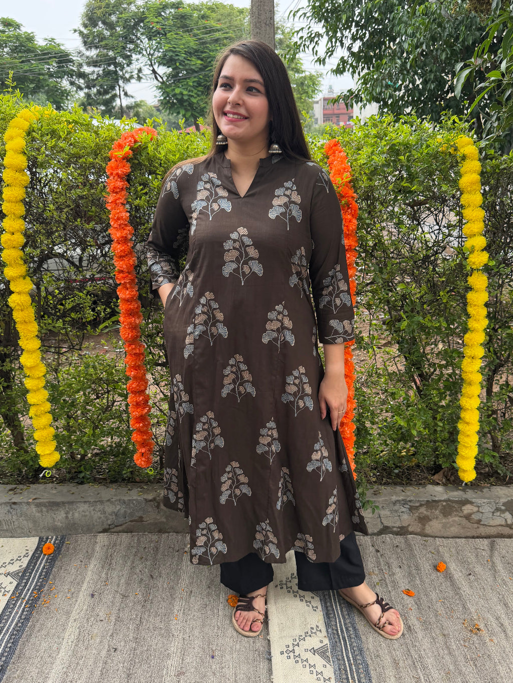 Brown Buta A-line Kurta With Pocket