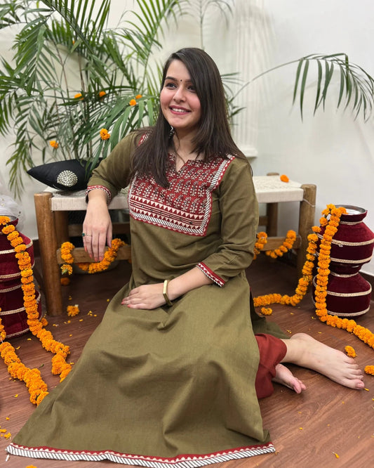 Mehendi embroidered yoke Long kurta