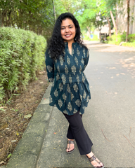 Bottle green buta Pintucks top