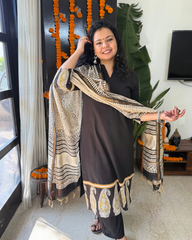 Black big border kurta with chanderi duppata