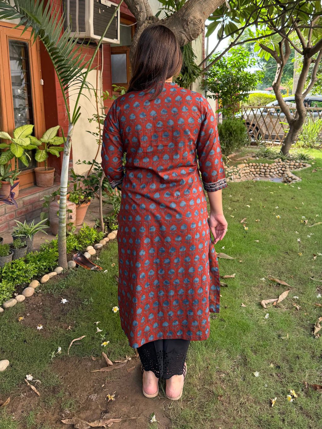 Maroon Blue Buti Ban-Neck Kurta from the back by Sanskritam
