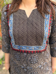 Black geometric Kurta with yoke