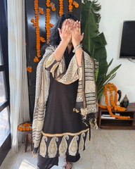 Black big border kurta with chanderi duppata