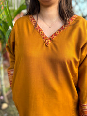 Mustard Kullu patti pocket phiran (loose fitting)