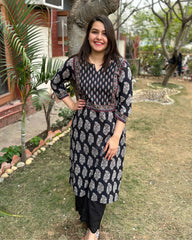 Black Yoke kurta with border