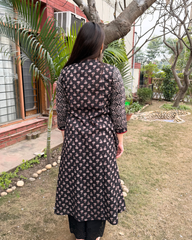Black small lotus aline kurta with contarst sleeve