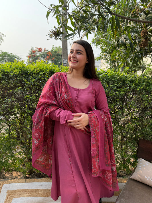 Pink A-line chudi sleeve kurta duppata set