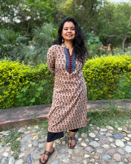 Beige Buta kurta with Ajrakh border