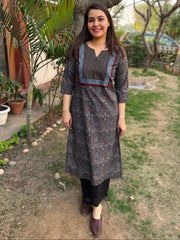 Black geometric Kurta with yoke