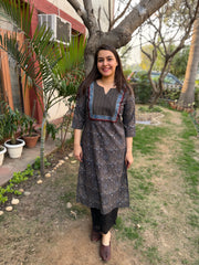 Black geometric Kurta with yoke