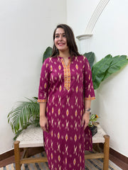 Gulabi ikkat ban neck kurta