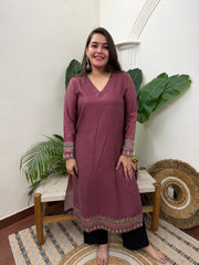 Onion pink woollen kurta with border