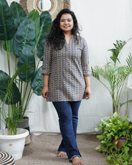 Geometric ban neck kurti