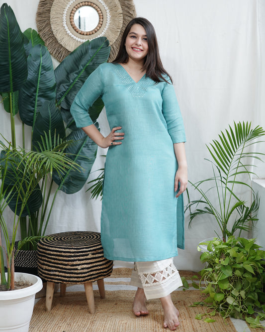 Ferozi Embroidered V‑Neck Kurta