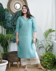 Ferozi Embroidered V‑Neck Kurta