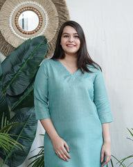 Ferozi Embroidered V‑Neck Kurta