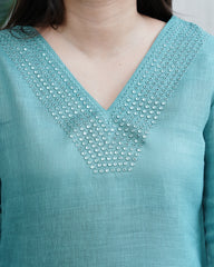Ferozi Embroidered V‑Neck Kurta
