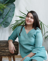 Ferozi Embroidered V‑Neck Kurta