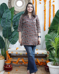 Multi tone geometric modal silk kurti