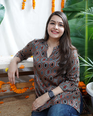 Multi tone geometric modal silk kurti