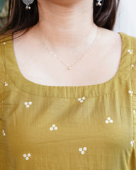 Mehendi bindi Aline kurta