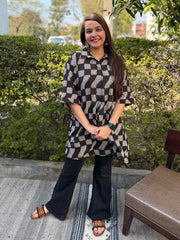 Black Geometric Free Flow Top by MySanskritam