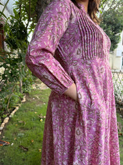 Onion Pink Floral Pintuck A-line Kurta's side pocket by Sanskritam