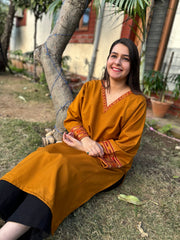 Mustard Kullu patti pocket phiran (loose fitting)
