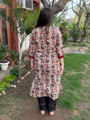 Cream Flower Bunch Kurta by Sanskritam
