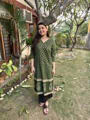 Green Buti Border Kurta