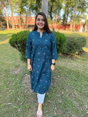 Neele Side Gather Dobby Kurta