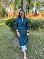 Neele Side Gather Dobby Kurta