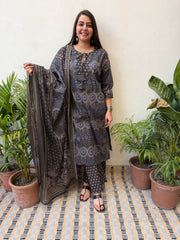 Black geometric Suit set