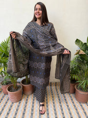 Black geometric Suit set