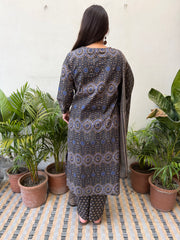 Black geometric Suit set