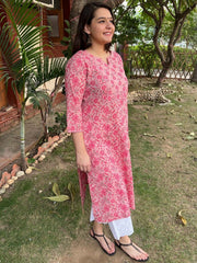 Pink floral kurta with yoke