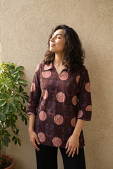 Black circle geometric short kurti