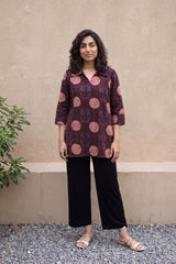 Black circle geometric short kurti