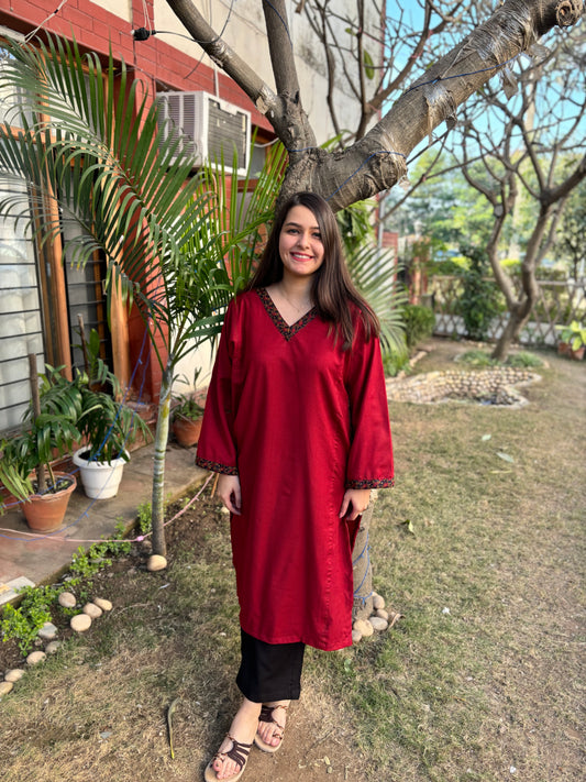 Maroon solid pocket phiran (loose fitting)