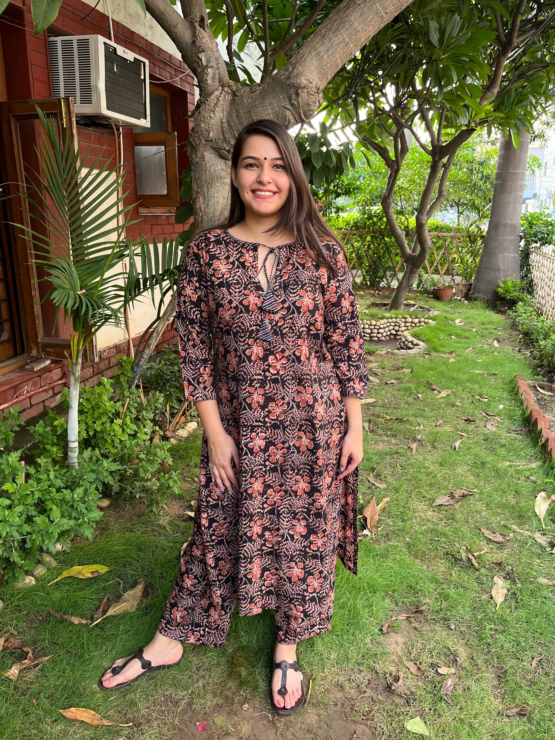 chikan kurti for women