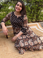 Black ambi kurta with yoke