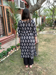 Black Yoke kurta with border