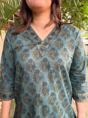 Forest flower V neck kurta
