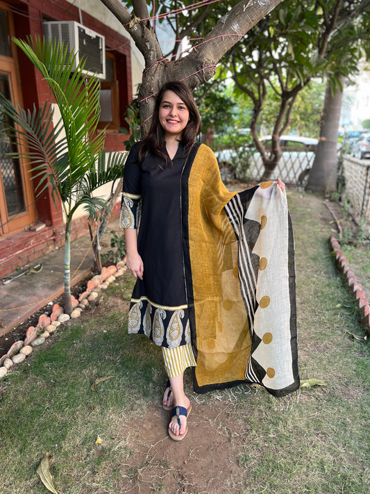 Black Big border Kurta with Linen Duppata - MYSANSKRITAM